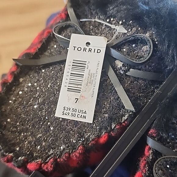 FAUX FUR SLIPPER (WW) Torrid Red and black Size 7ww - Picture 6 of 9